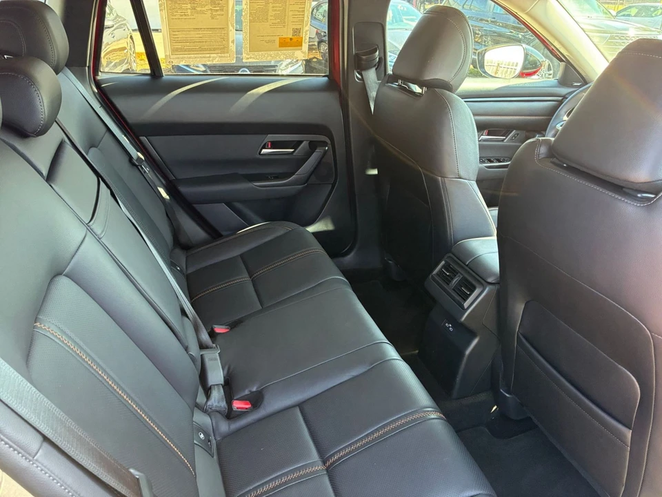 2025 Mazda CX-50 - Image 24 of 31