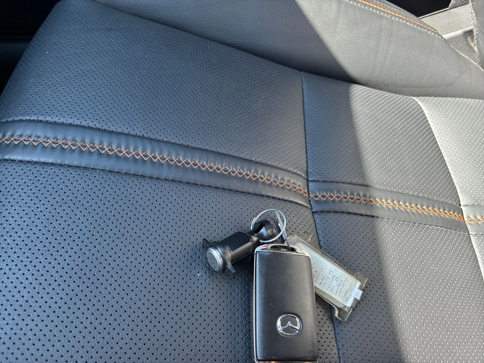 2025 Mazda CX-50 - Image 18 of 31