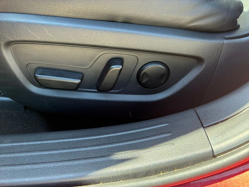 2025 Mazda CX-50 - Image 19 of 31