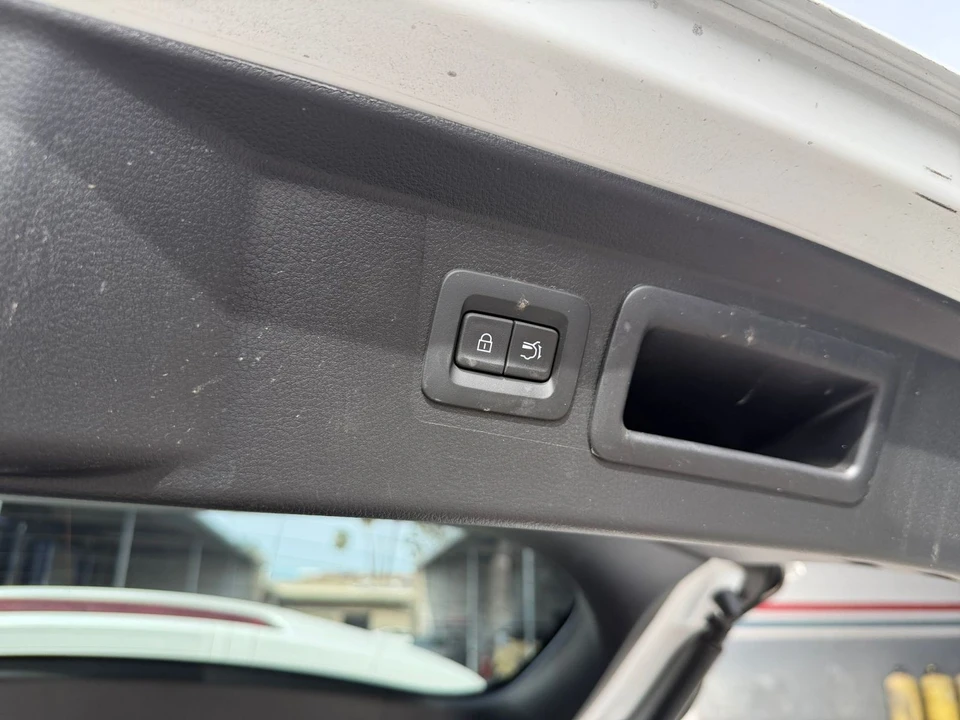 2025 Mazda CX-50 - Image 20 of 31