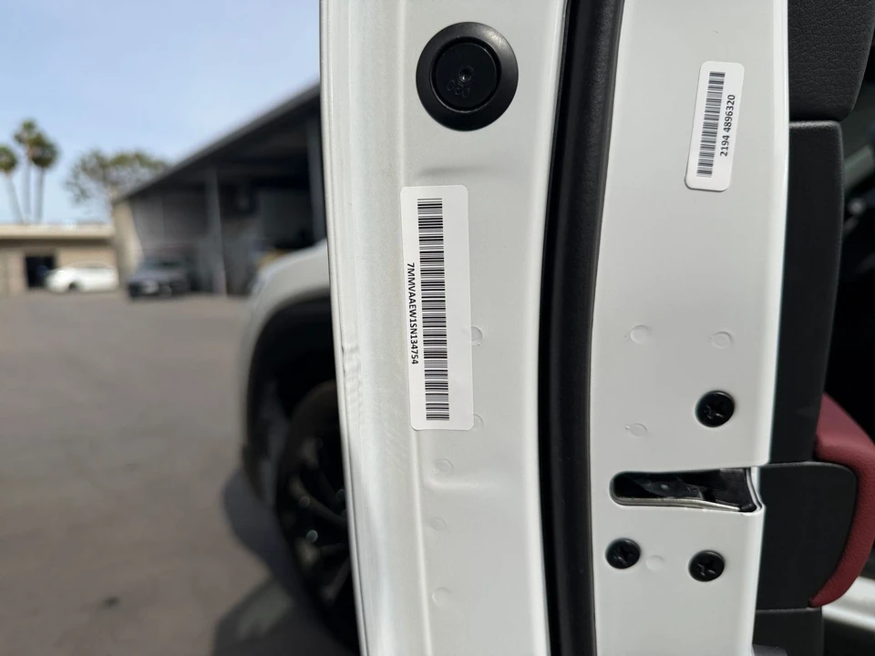 2025 Mazda CX-50 - Image 27 of 31