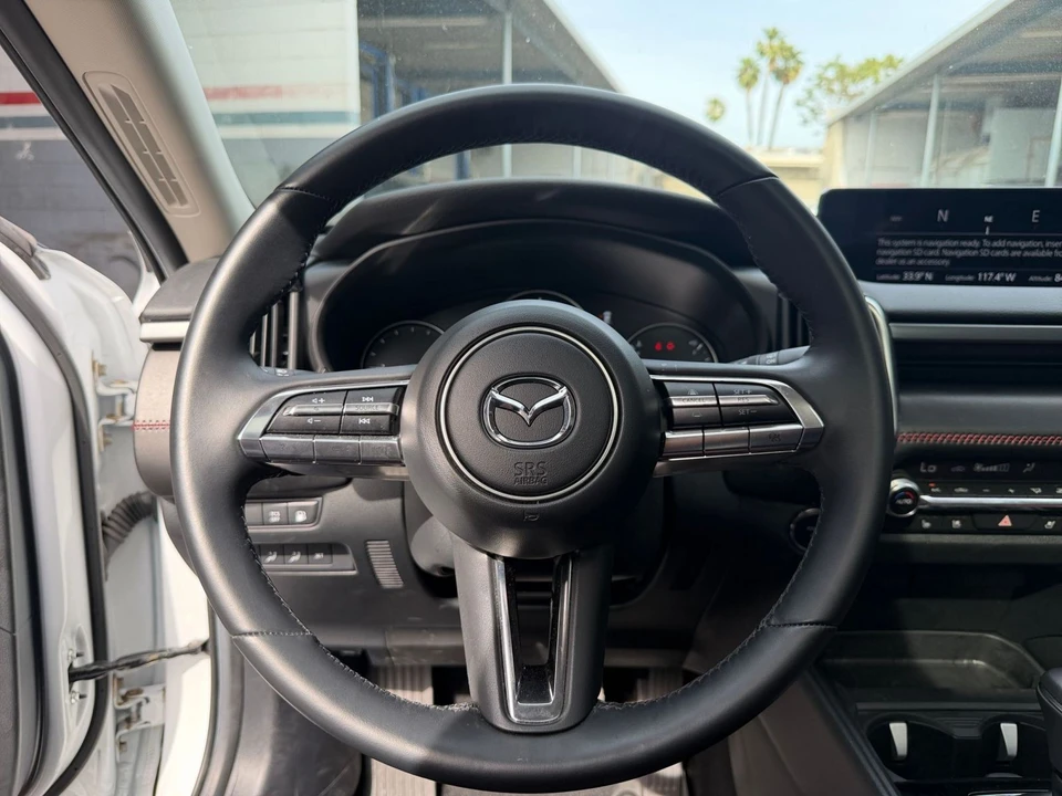 2025 Mazda CX-50 - Image 25 of 31
