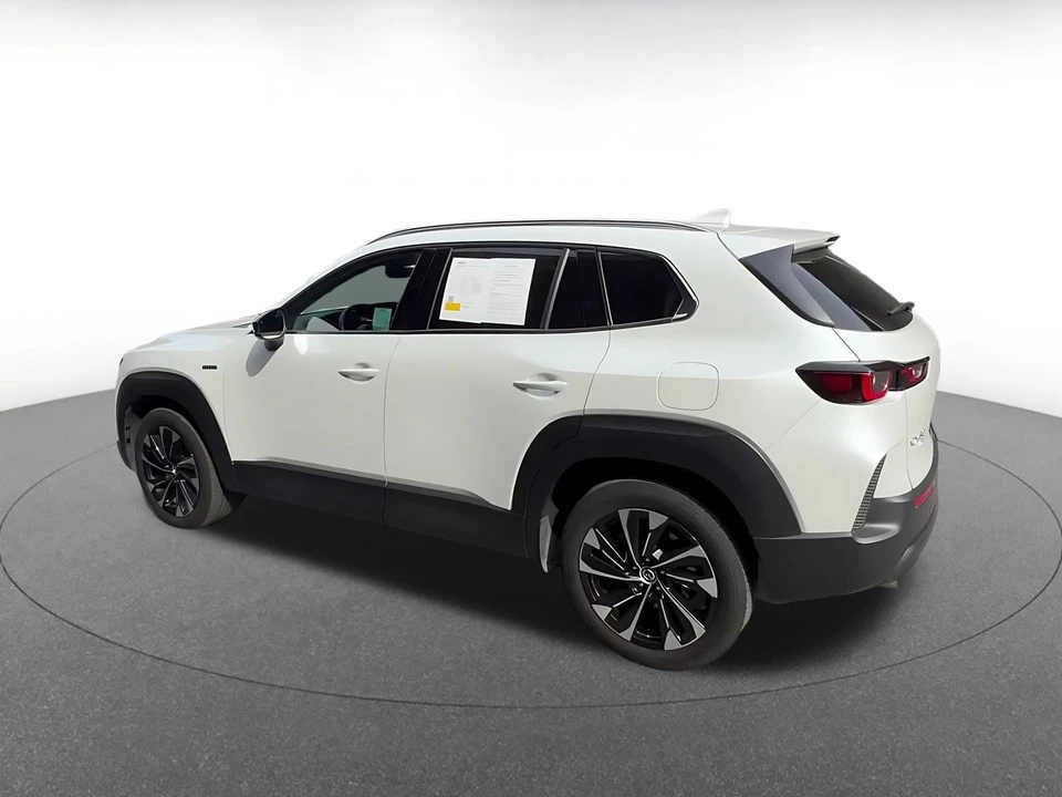 2025 Mazda CX-50 - Image 8 of 31