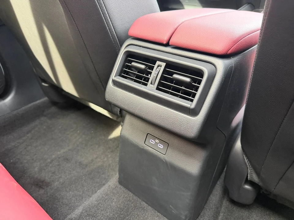 2025 Mazda CX-50 - Image 21 of 31