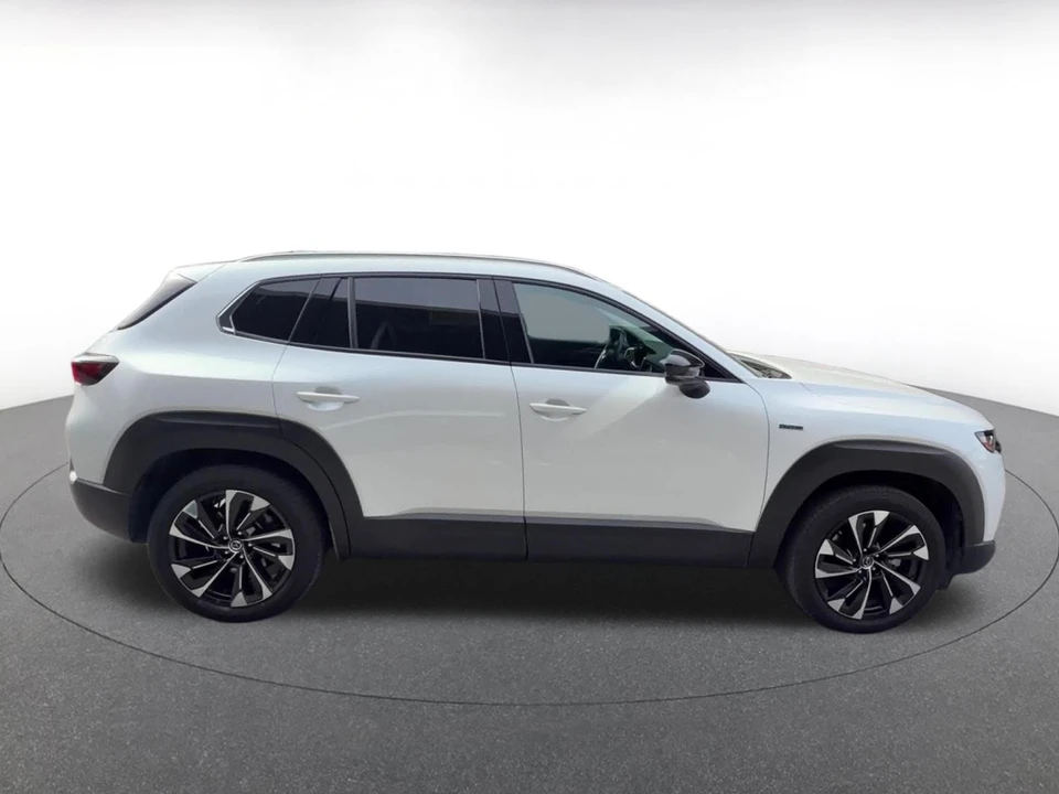 2025 Mazda CX-50 - Image 13 of 31