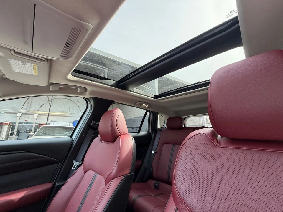 2025 Mazda CX-50 - Image 26 of 31