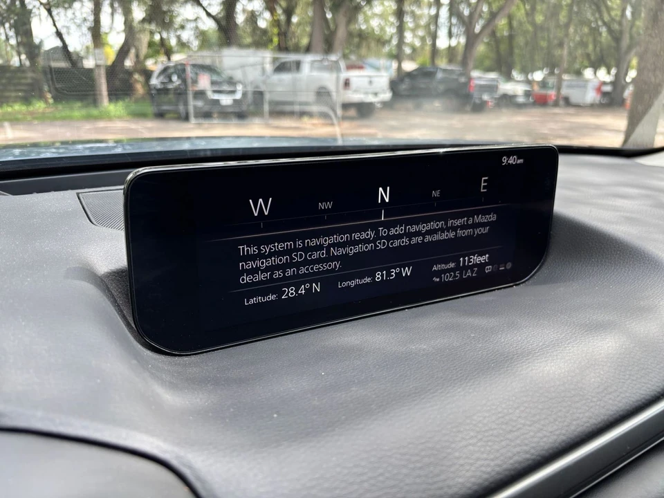 2025 Mazda CX-50 - Image 18 of 31