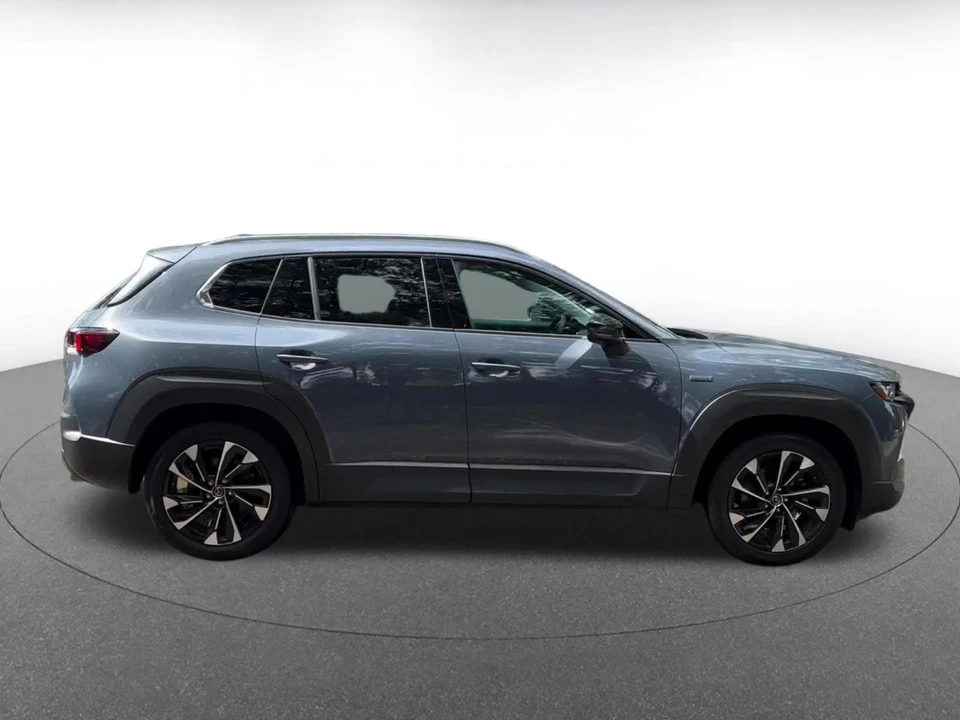 2025 Mazda CX-50 - Image 18 of 31