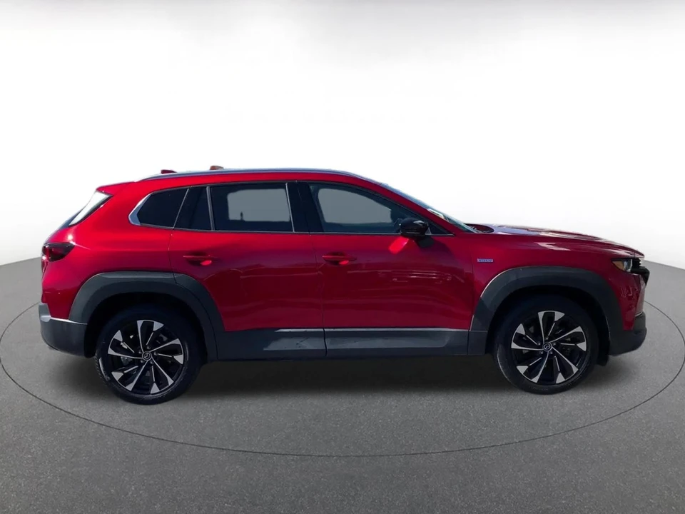2025 Mazda CX-50 - Image 13 of 31