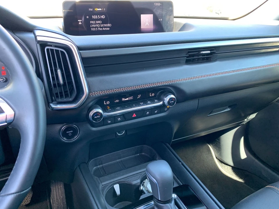 2025 Mazda CX-50 - Image 14 of 31