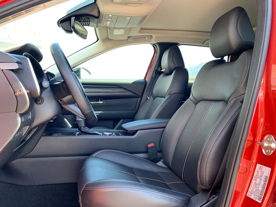 2025 Mazda CX-50 - Image 23 of 31