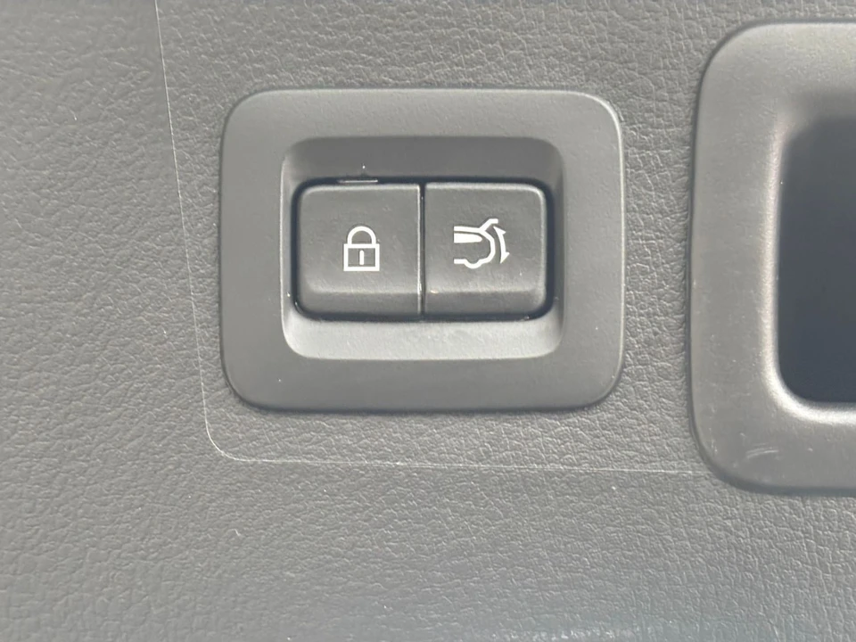 2025 Mazda CX-50 - Image 25 of 31