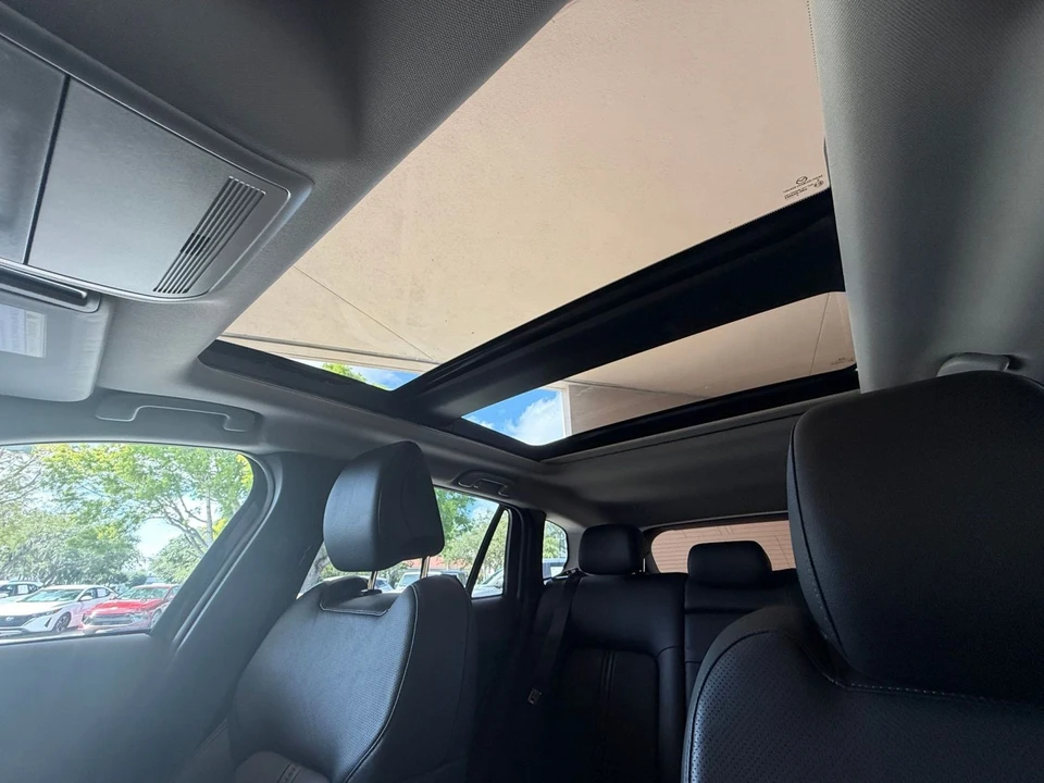 2025 Mazda CX-50 - Image 28 of 31