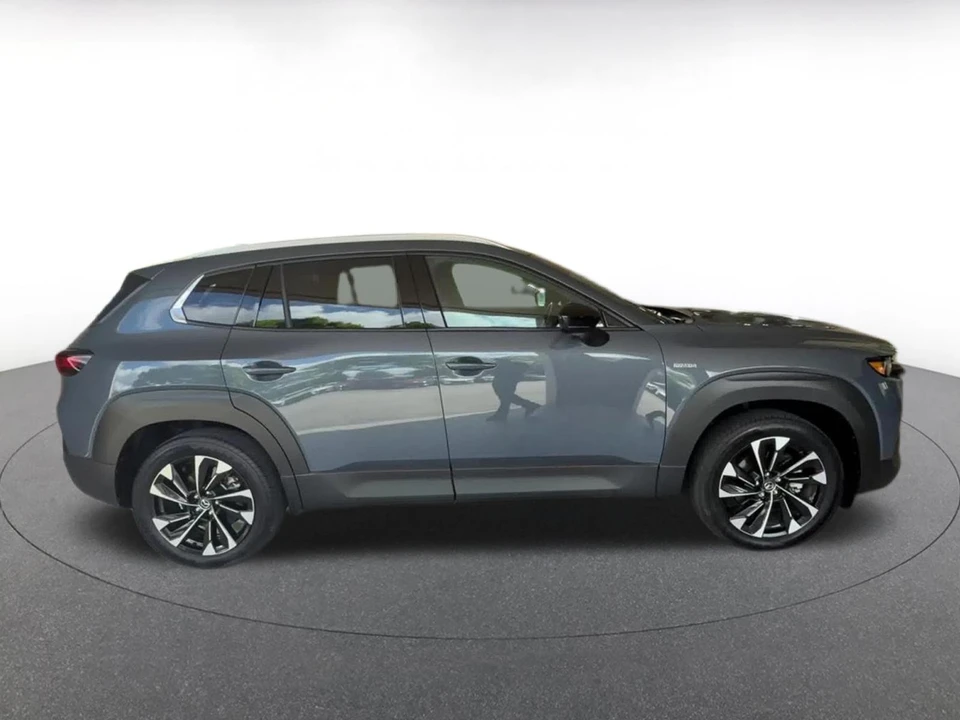 2025 Mazda CX-50 - Image 17 of 31