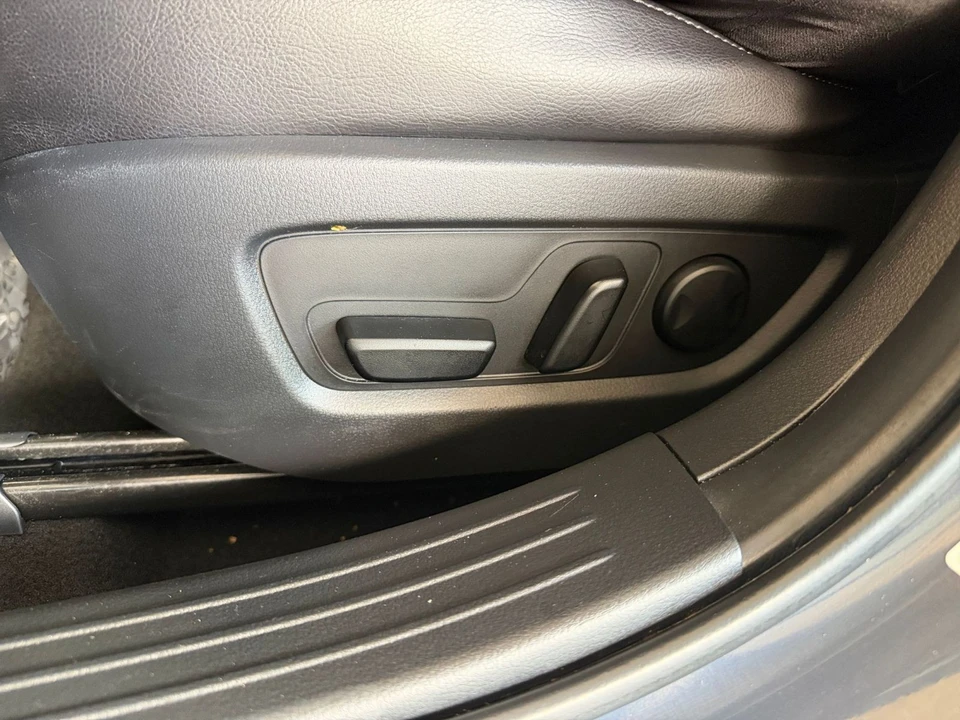 2025 Mazda CX-50 - Image 21 of 31