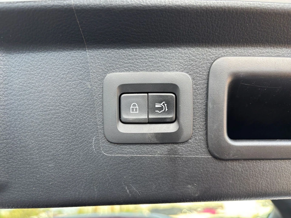 2025 Mazda CX-50 - Image 21 of 31