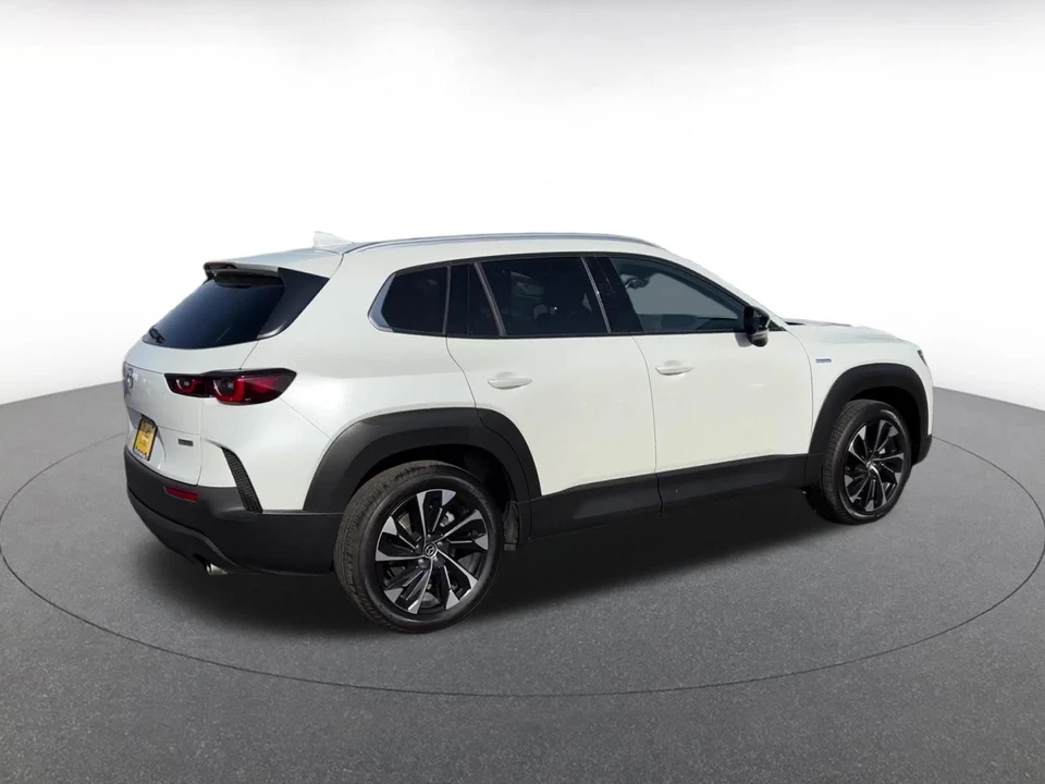 2025 Mazda CX-50 - Image 14 of 31