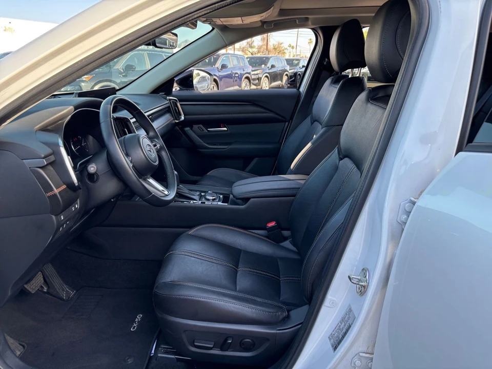 2025 Mazda CX-50 - Image 25 of 31