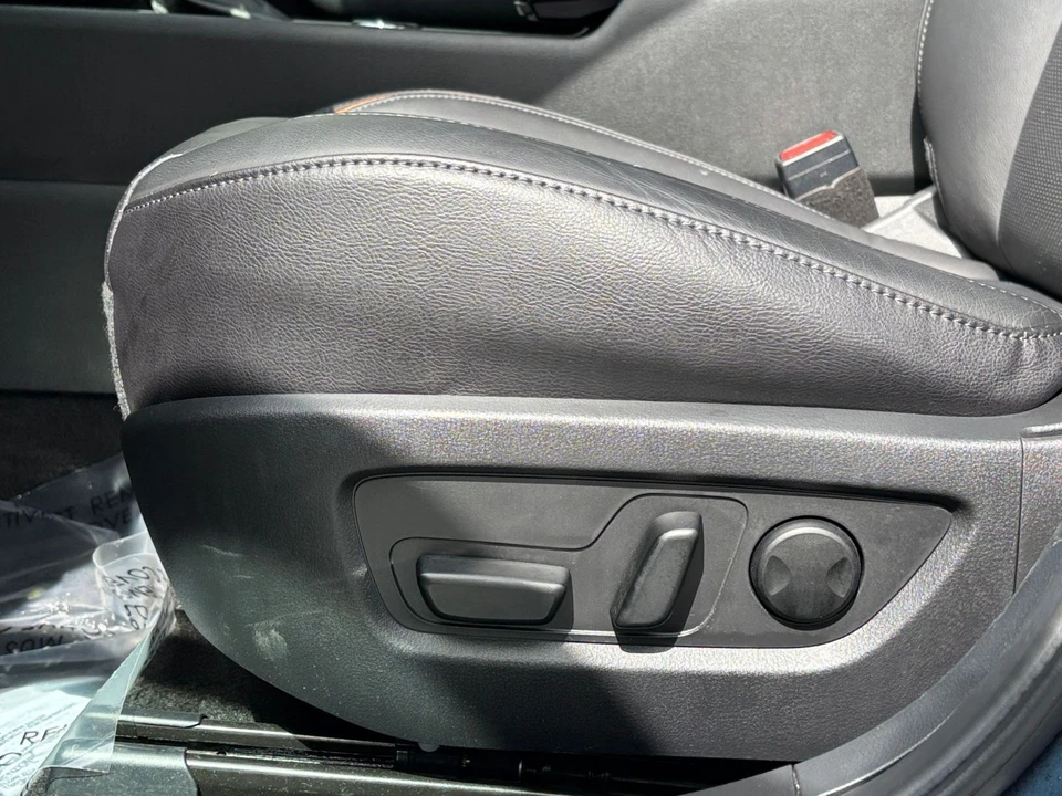 2025 Mazda CX-50 - Image 23 of 31