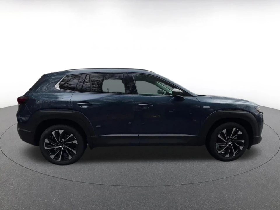 2025 Mazda CX-50 - Image 13 of 31