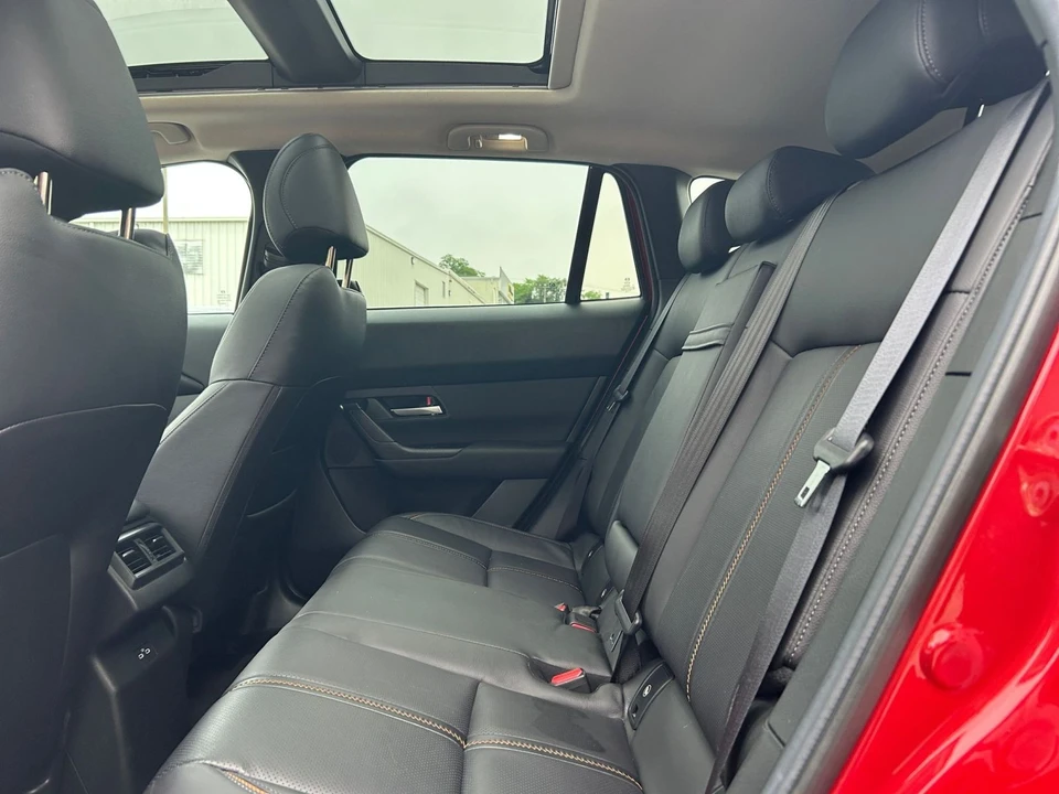 2025 Mazda CX-50 - Image 23 of 31