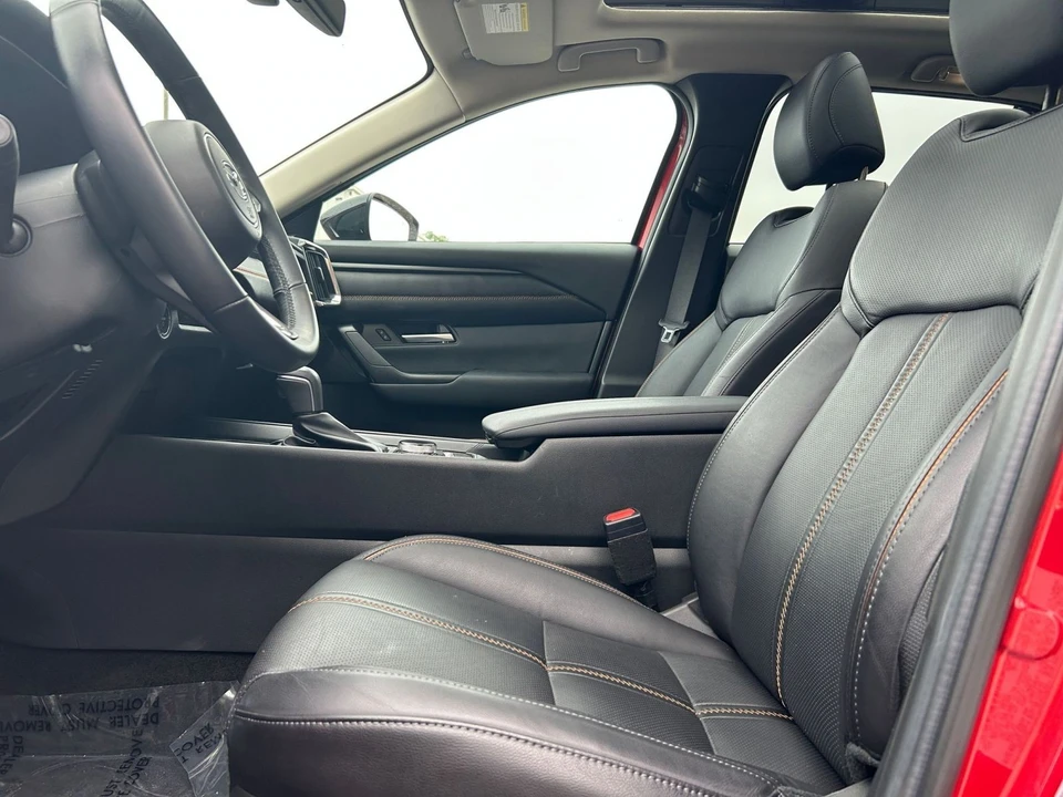 2025 Mazda CX-50 - Image 24 of 31