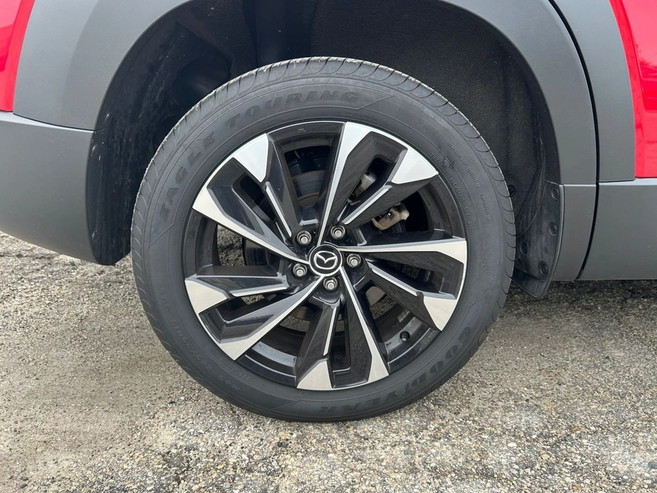 2025 Mazda CX-50 - Image 28 of 31