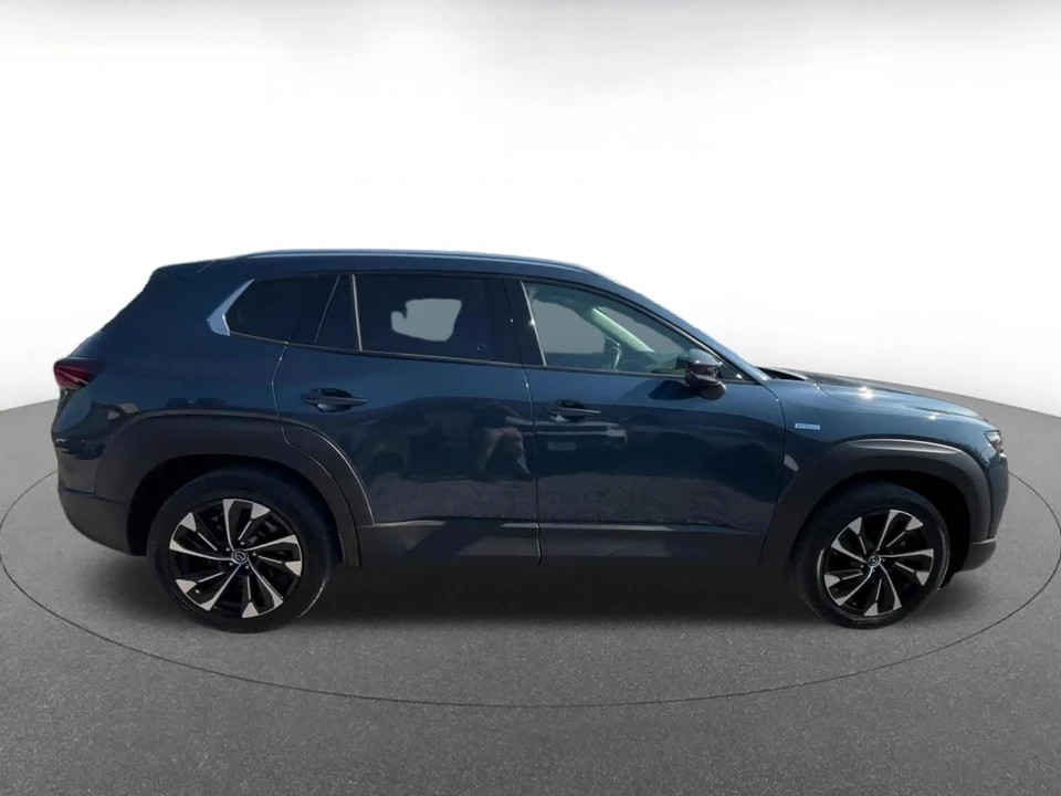 2025 Mazda CX-50 - Image 18 of 31