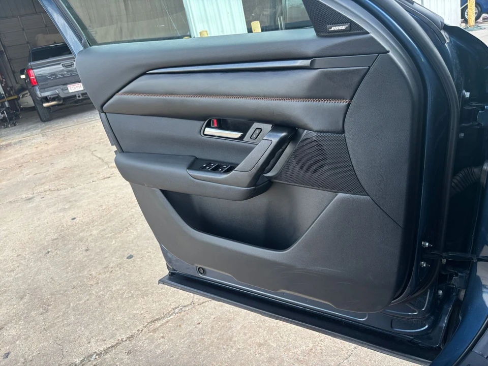 2025 Mazda CX-50 - Image 15 of 31