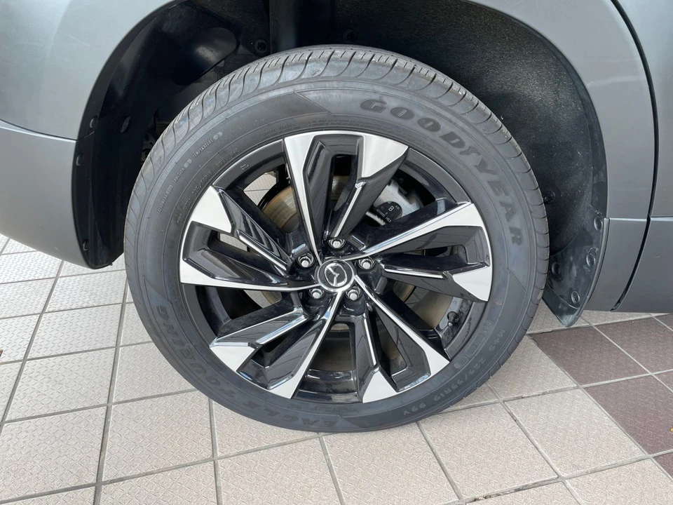 2025 Mazda CX-50 - Image 27 of 31