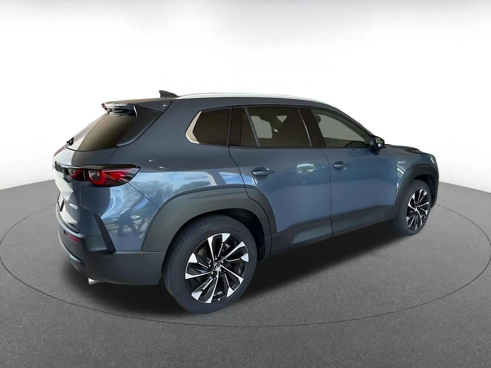 2025 Mazda CX-50 - Image 16 of 31
