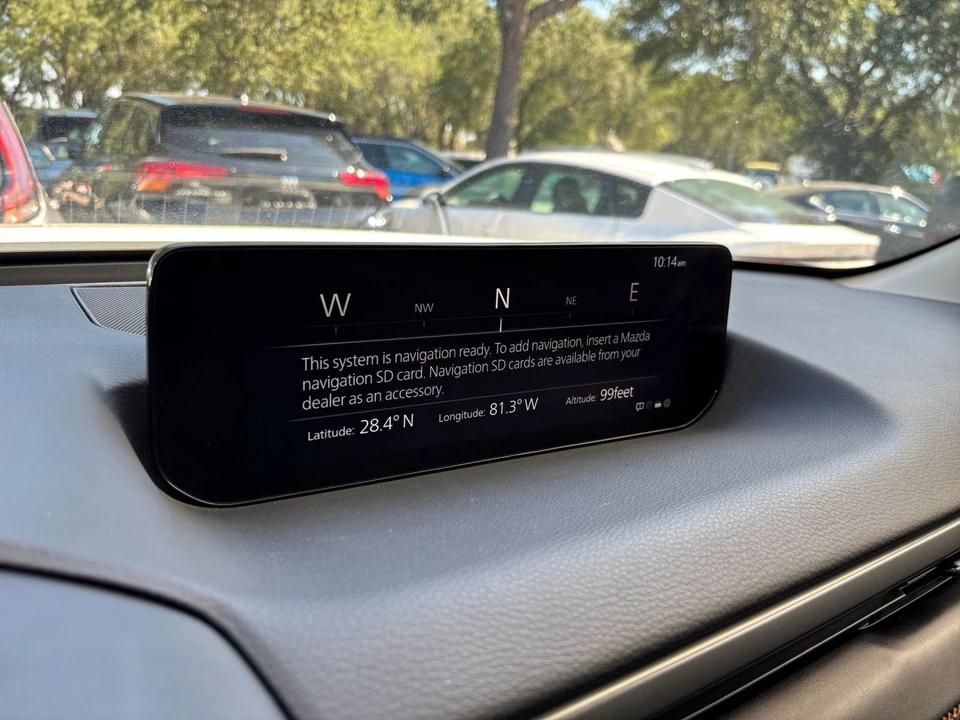 2025 Mazda CX-50 - Image 18 of 31