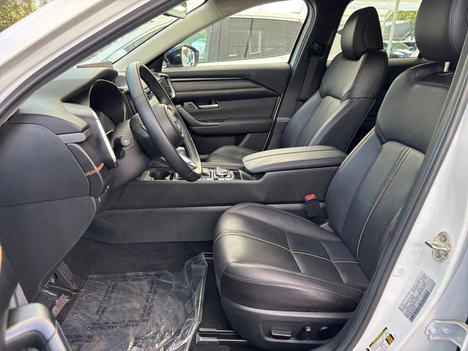 2025 Mazda CX-50 - Image 24 of 31