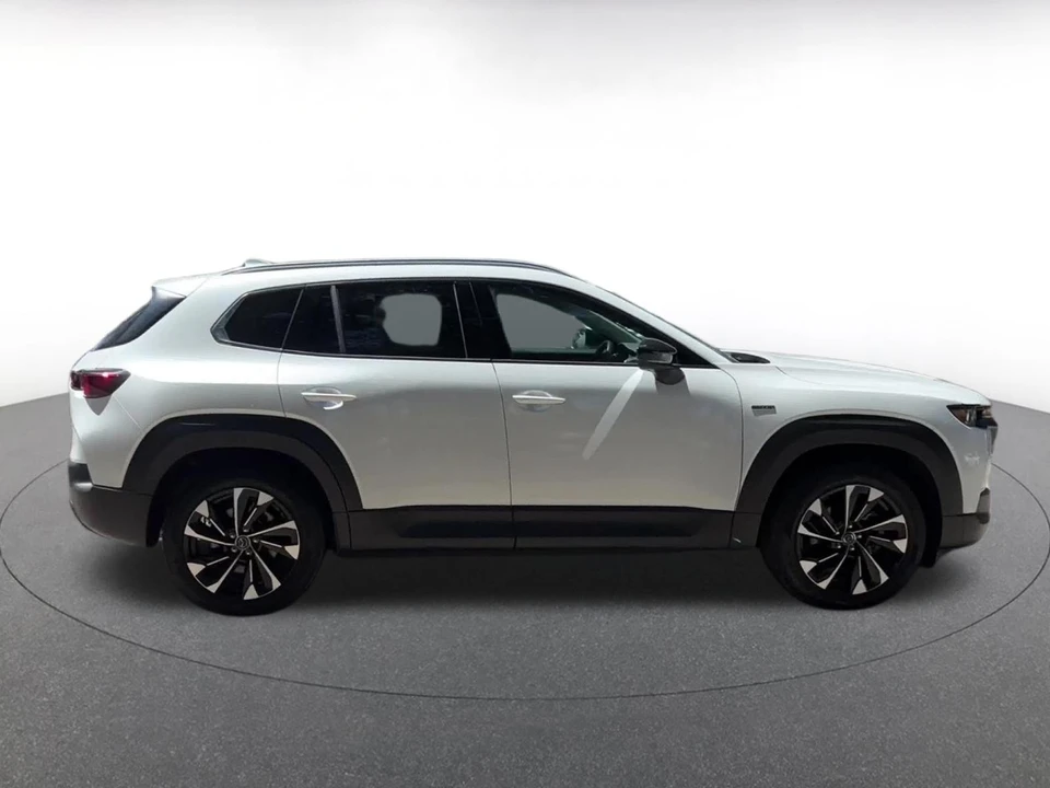 2025 Mazda CX-50 - Image 13 of 31