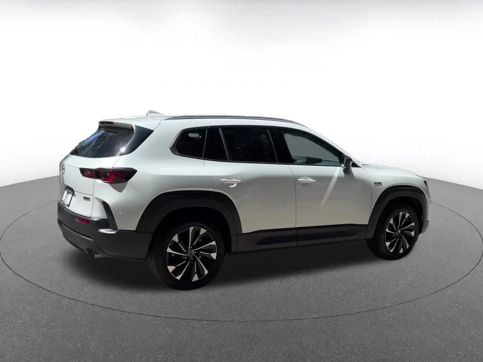 2025 Mazda CX-50 - Image 17 of 31