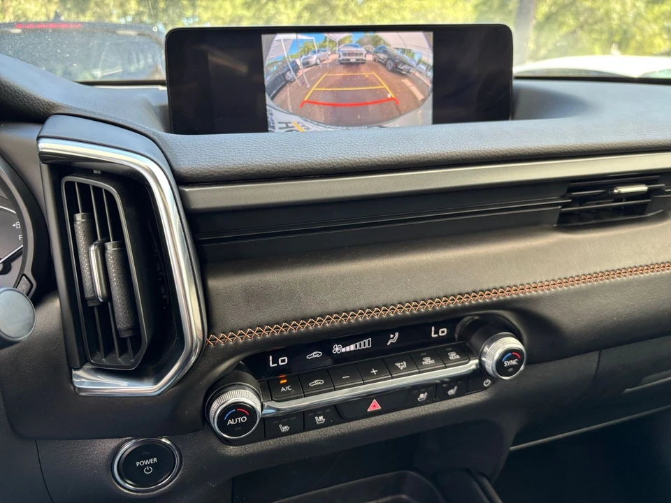 2025 Mazda CX-50 - Image 19 of 31