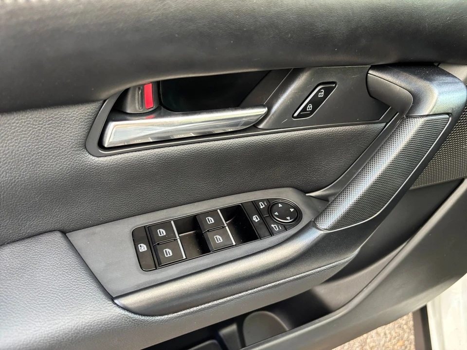 2025 Mazda CX-50 - Image 15 of 31