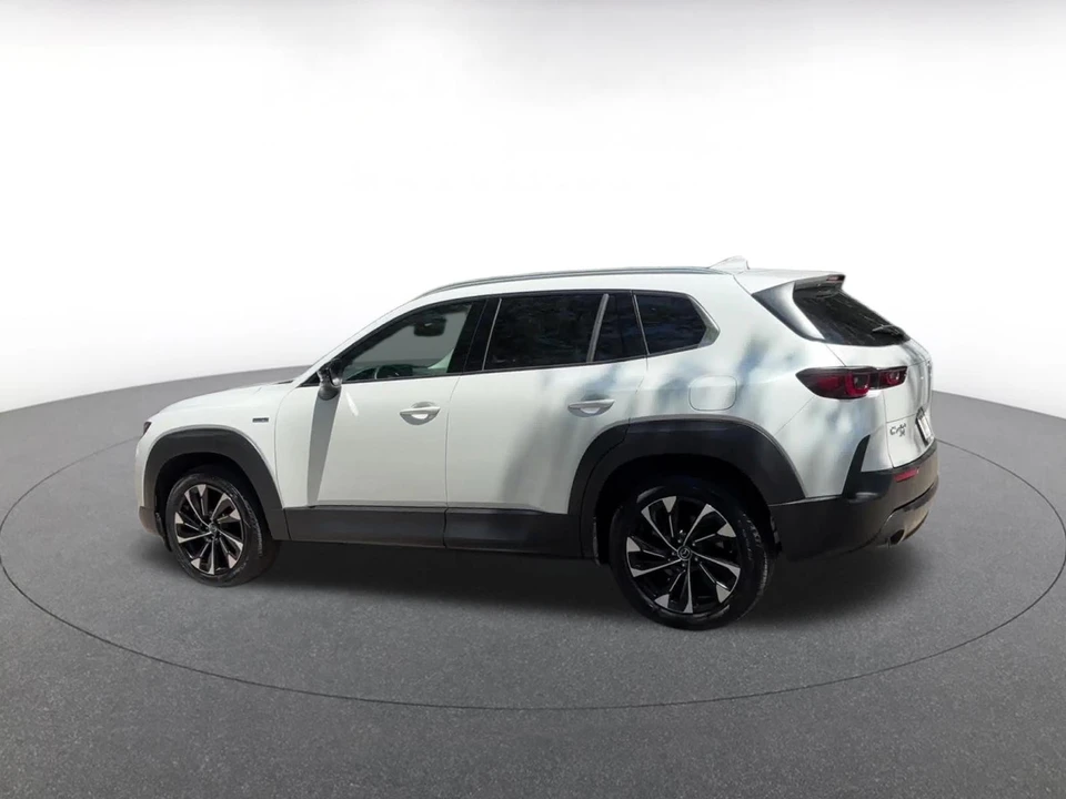 2025 Mazda CX-50 - Image 8 of 31