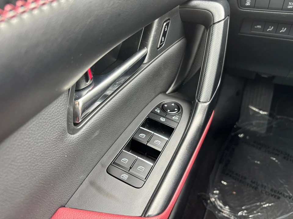 2025 Mazda CX-50 - Image 17 of 31