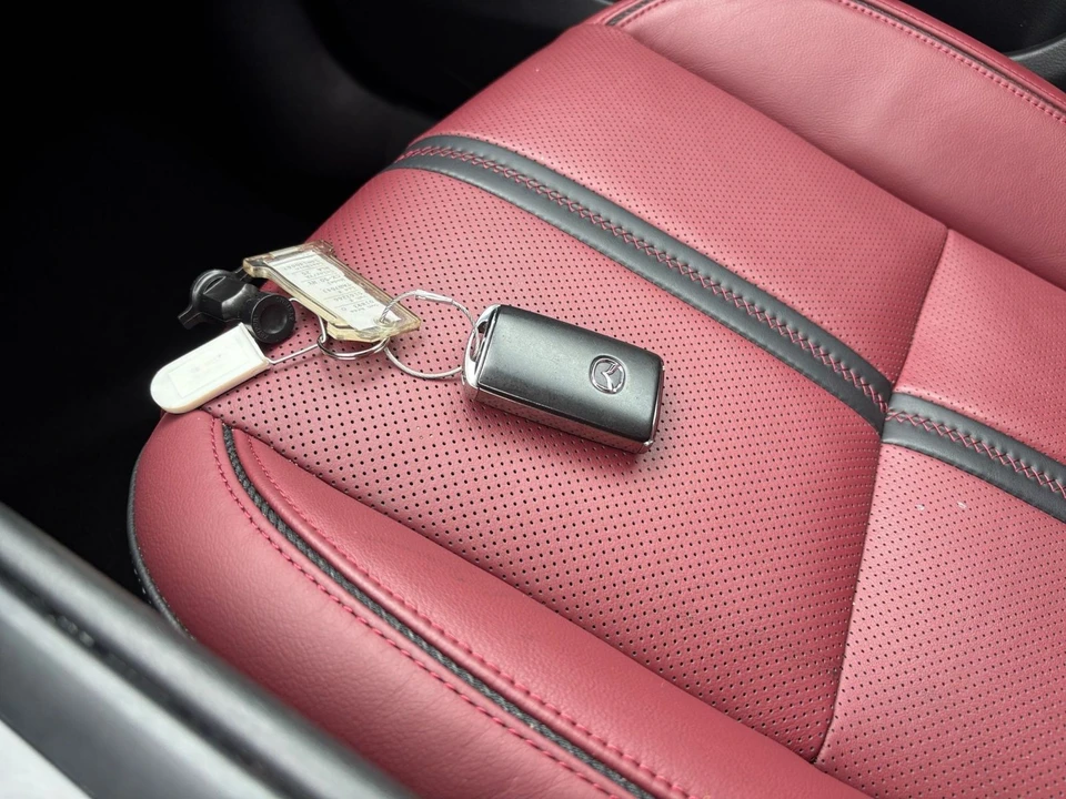 2025 Mazda CX-50 - Image 23 of 31