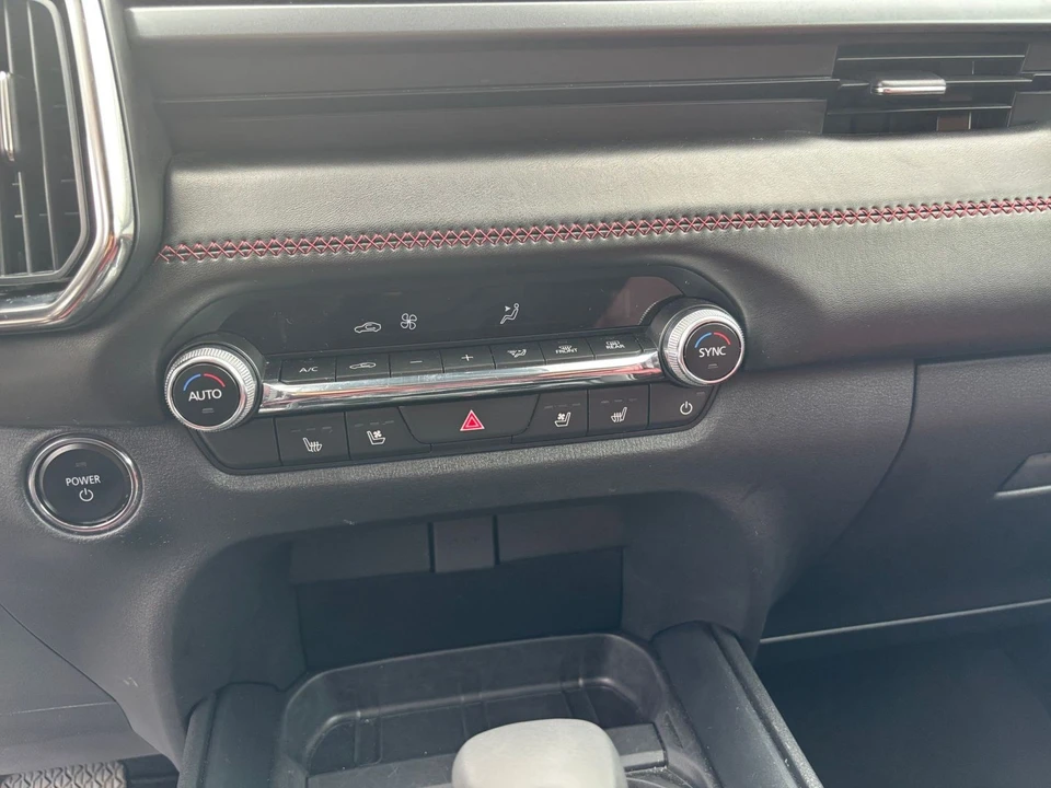 2025 Mazda CX-50 - Image 19 of 31