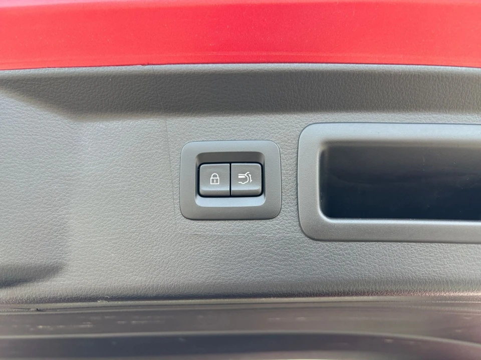 2025 Mazda CX-50 - Image 24 of 31