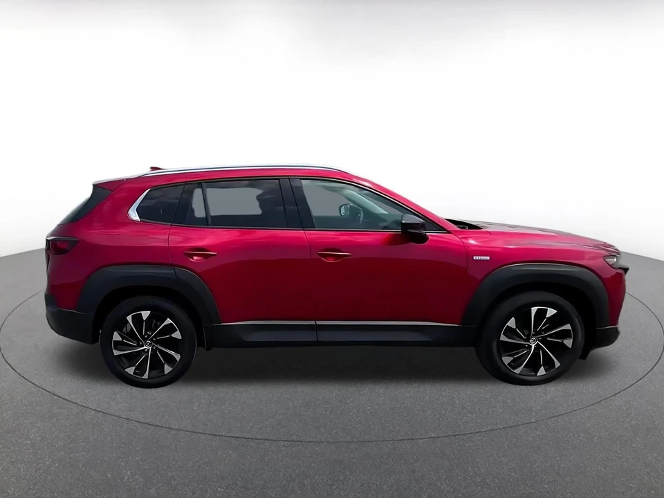 2025 Mazda CX-50 - Image 18 of 31