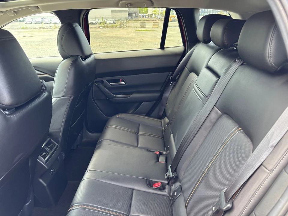 2025 Mazda CX-50 - Image 23 of 31