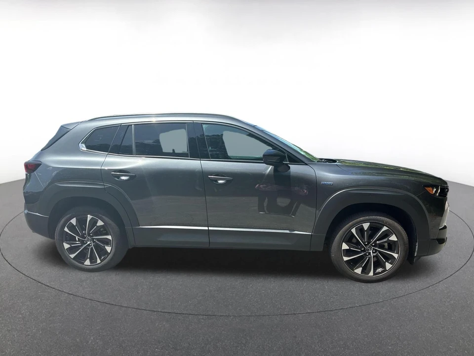 2025 Mazda CX-50 - Image 8 of 10