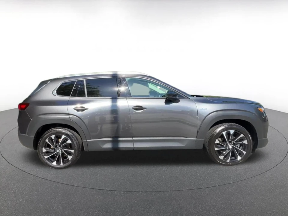2025 Mazda CX-50 - Image 13 of 31