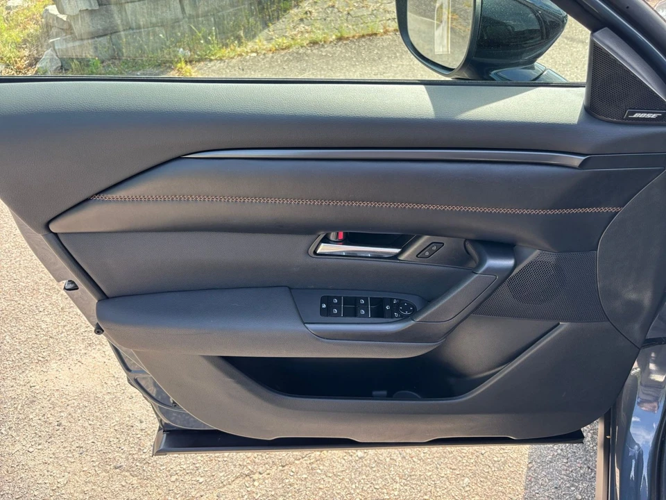 2025 Mazda CX-50 - Image 17 of 31