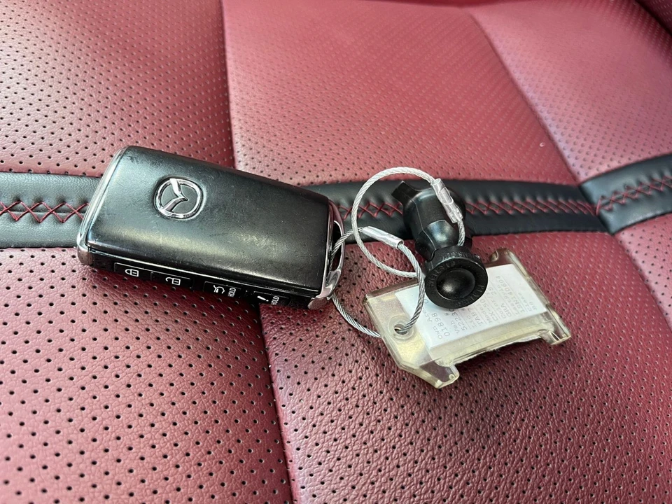 2025 Mazda CX-50 - Image 24 of 31