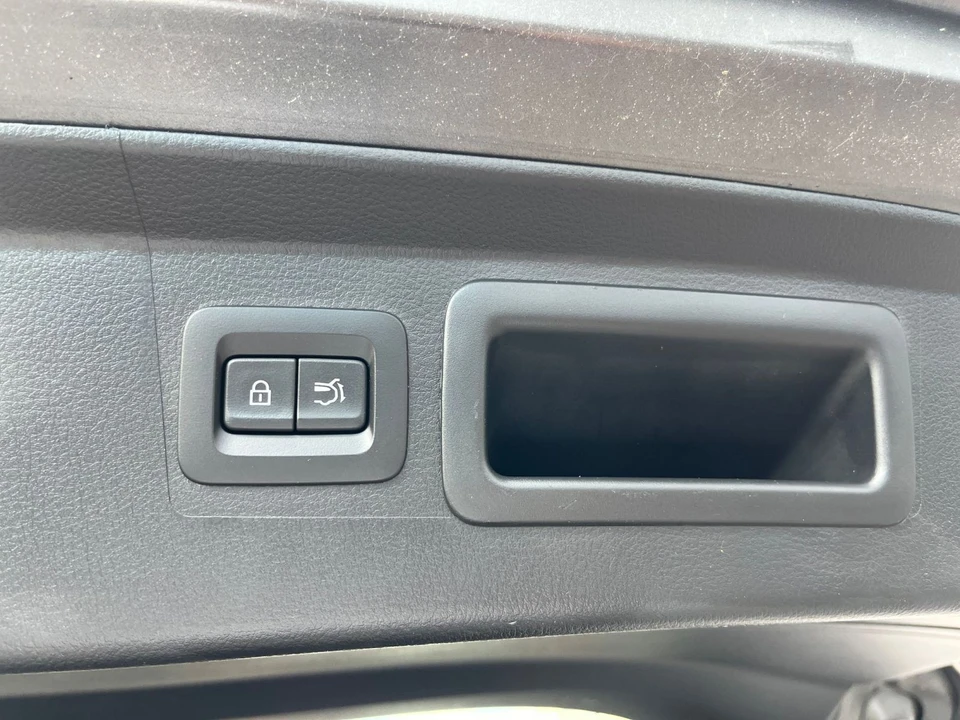2025 Mazda CX-50 - Image 26 of 31