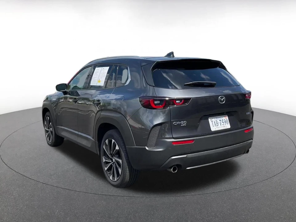 2025 Mazda CX-50 - Image 13 of 31